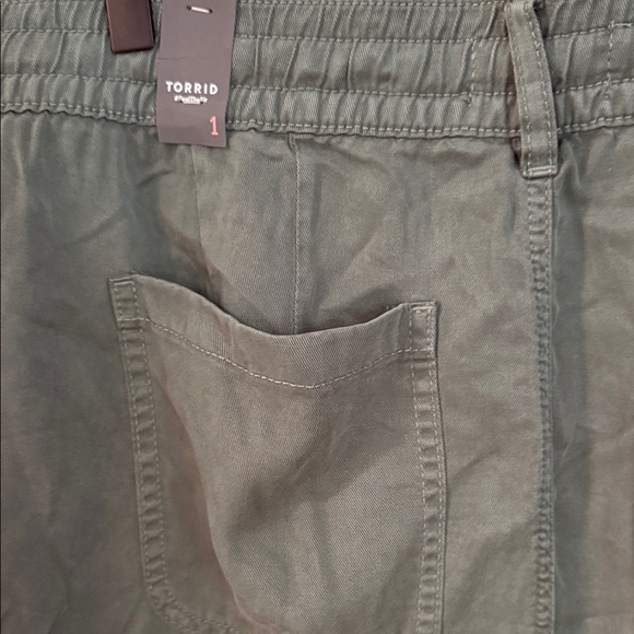 Green Drawstring Shorts - Picture 7 of 7